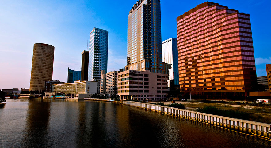 Bayshore Boulevard skyscaper view at Downtown Tampa from RedCoach